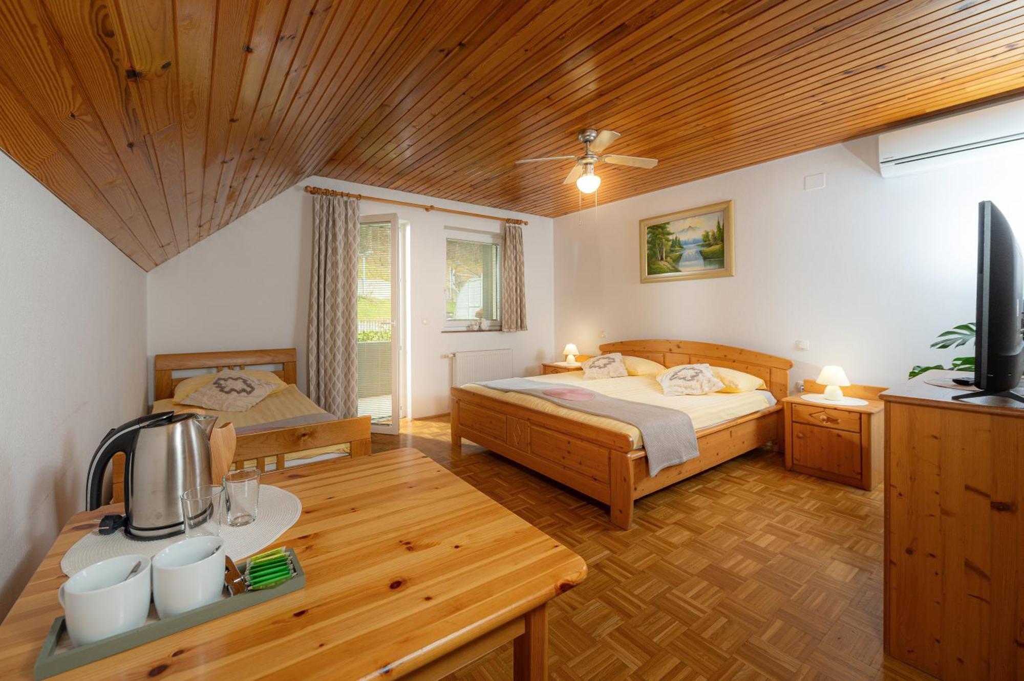Rooms & Apartments Pr Matjon Bled Luaran gambar