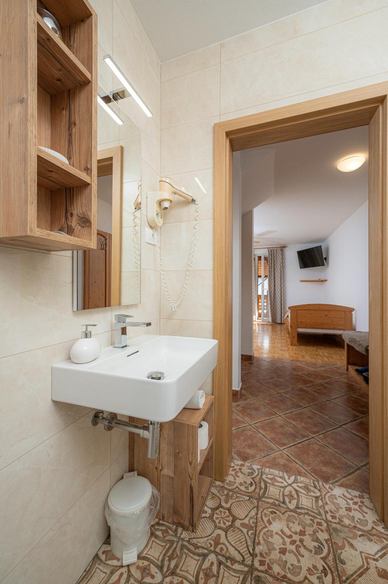 Rooms & Apartments Pr Matjon Bled Luaran gambar