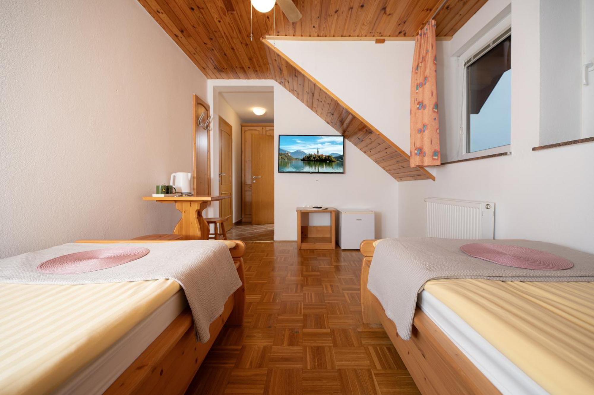 Rooms & Apartments Pr Matjon Bled Luaran gambar