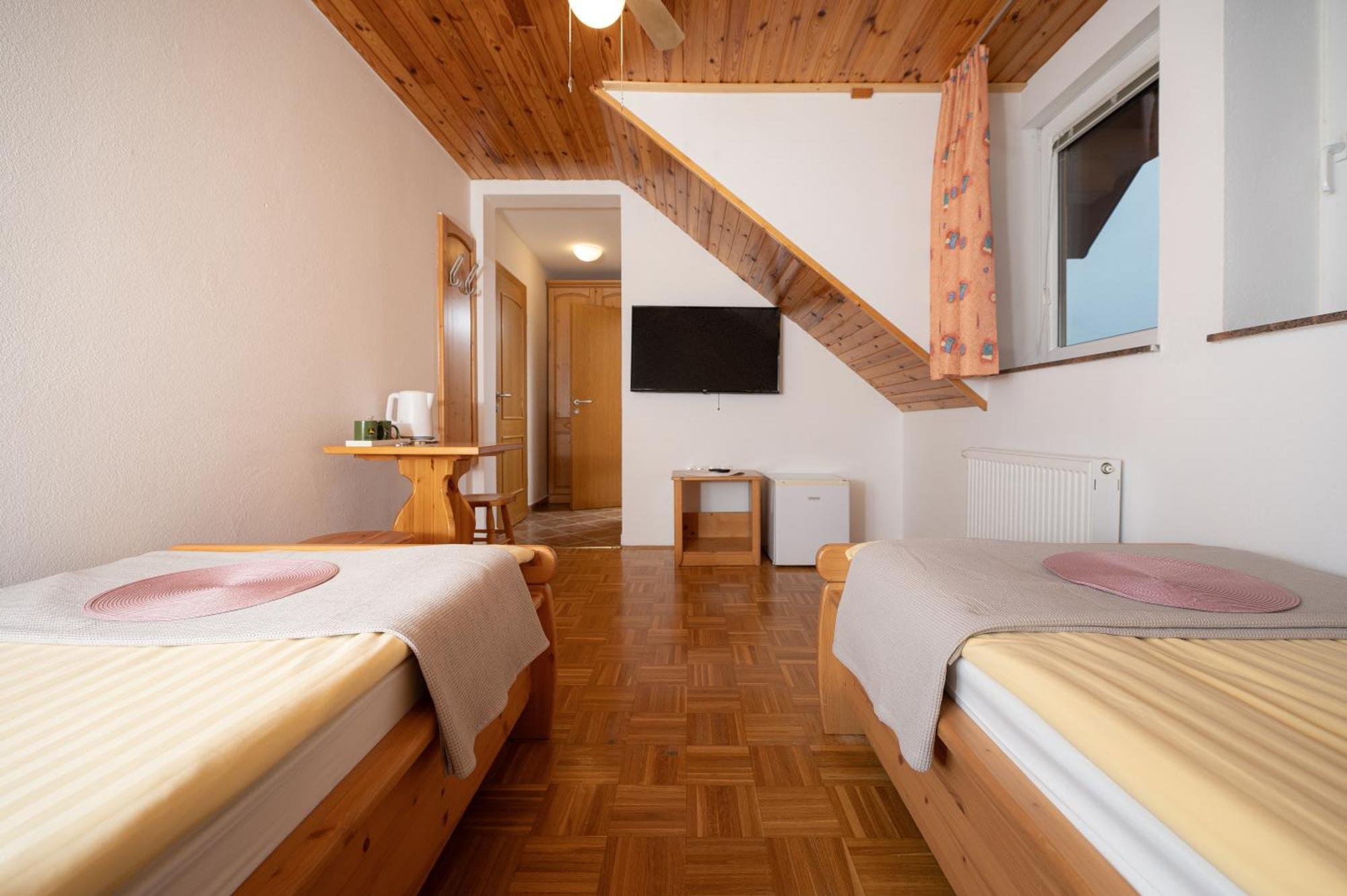 Rooms & Apartments Pr Matjon Bled Luaran gambar