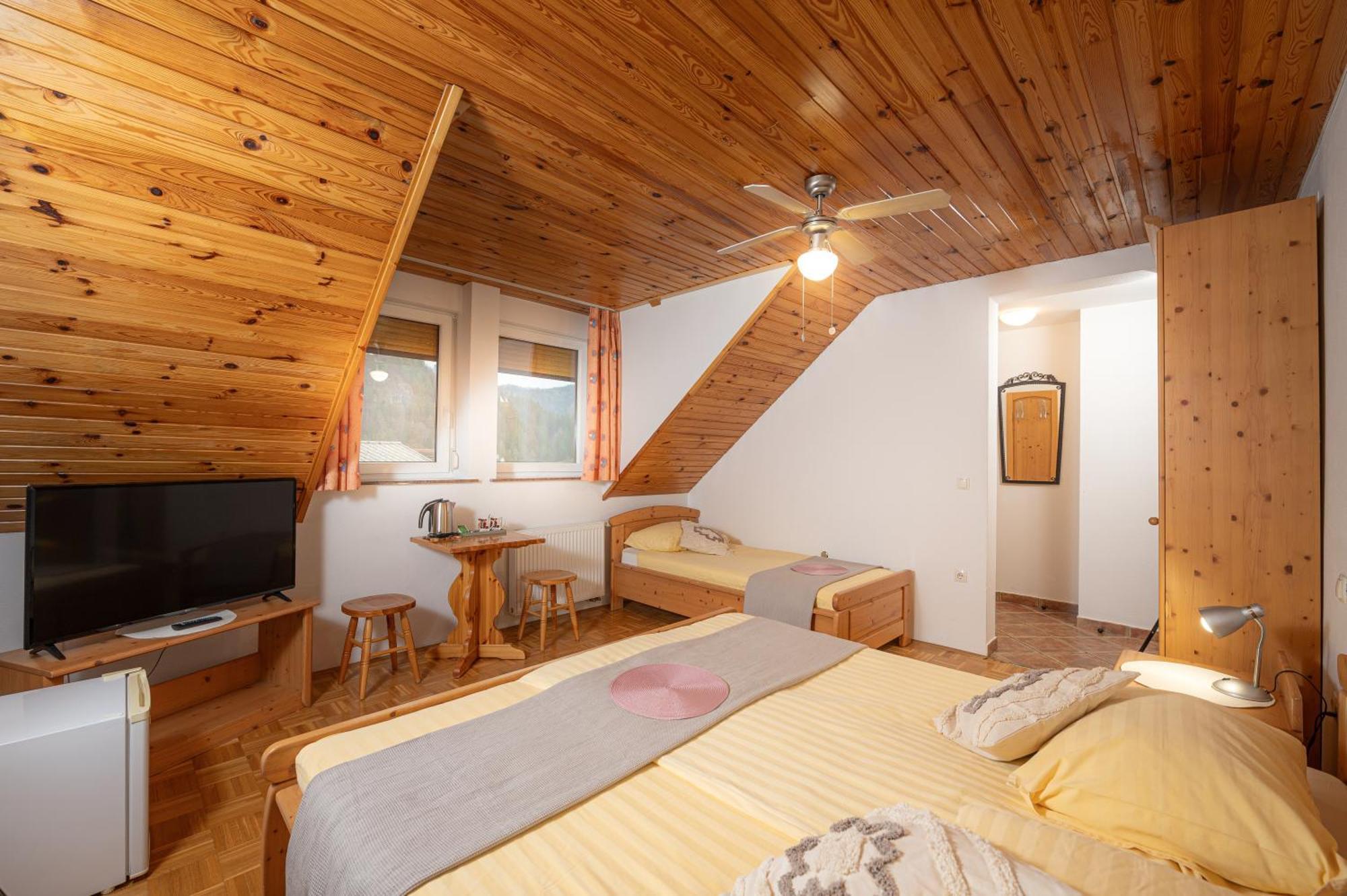 Rooms & Apartments Pr Matjon Bled Luaran gambar