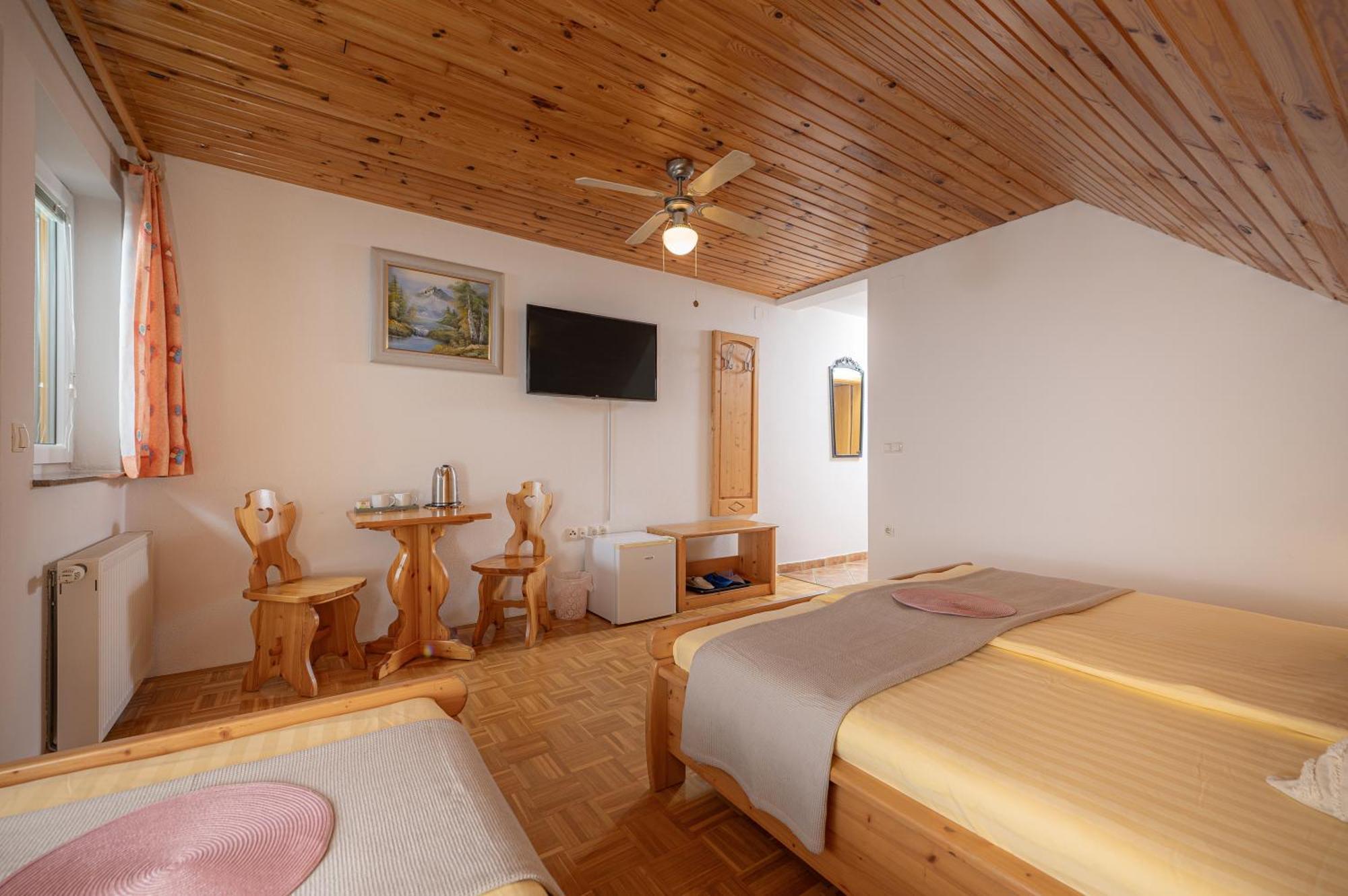 Rooms & Apartments Pr Matjon Bled Luaran gambar