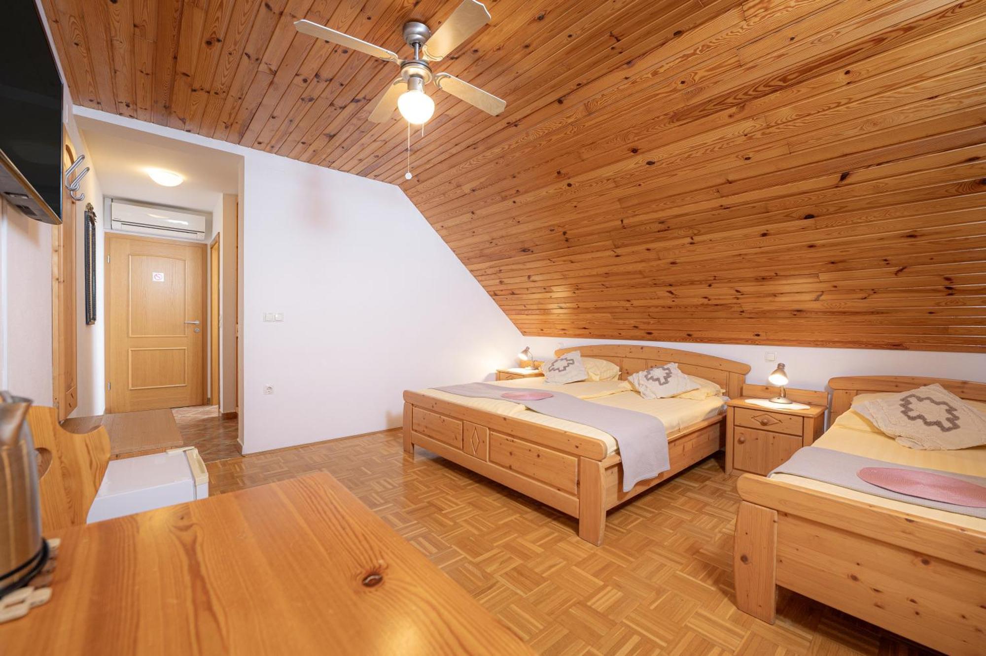 Rooms & Apartments Pr Matjon Bled Luaran gambar